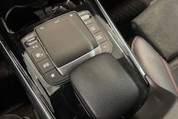musta Mercedes-Benz GLB 2021 kuva 35.