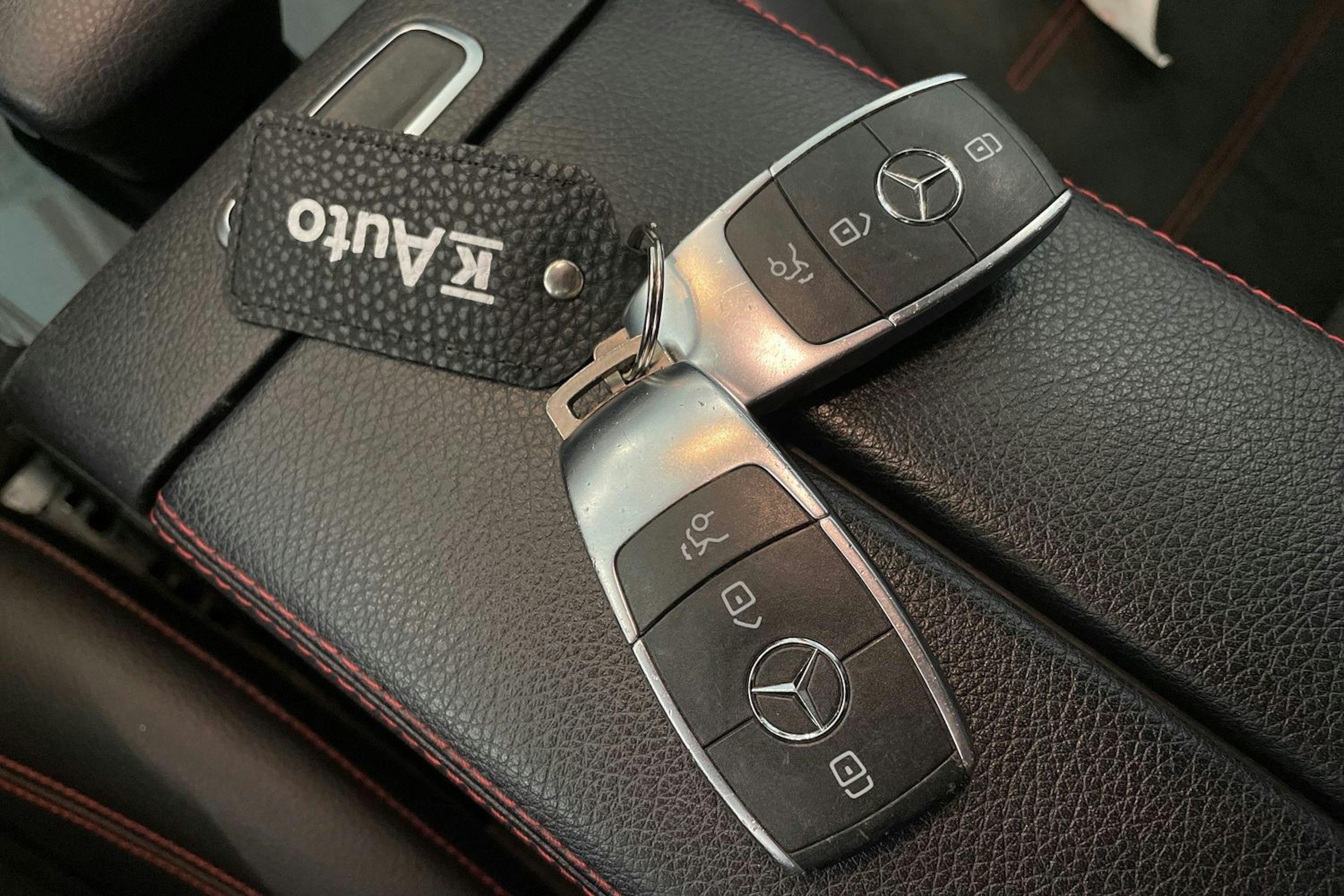 musta Mercedes-Benz GLB 2021 kuva 37.
