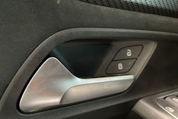 musta Mercedes-Benz GLB 2021 kuva 39.