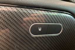 musta Mercedes-Benz GLB 2021 kuva 40.