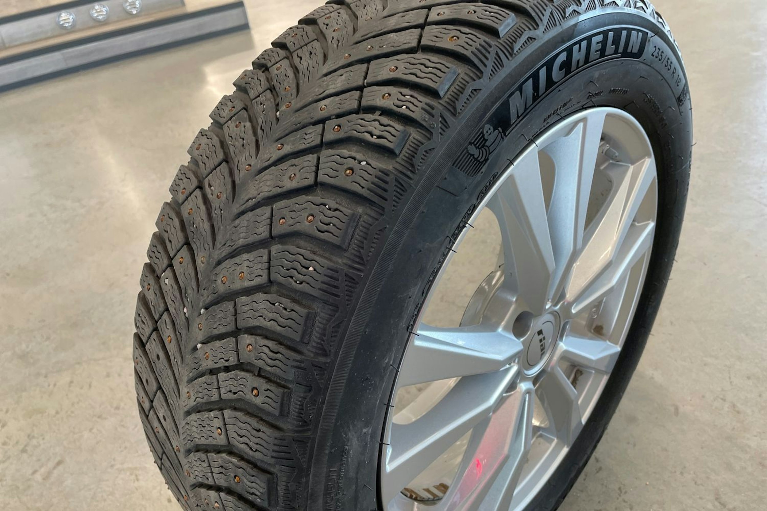 musta Mercedes-Benz GLB 2021 kuva 44.