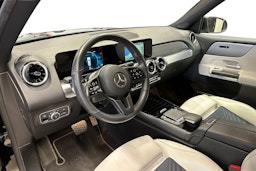 musta Mercedes-Benz GLB 2021 kuva 7.
