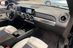 musta Mercedes-Benz GLB 2021 kuva 12.