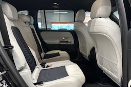 musta Mercedes-Benz GLB 2021 kuva 14.