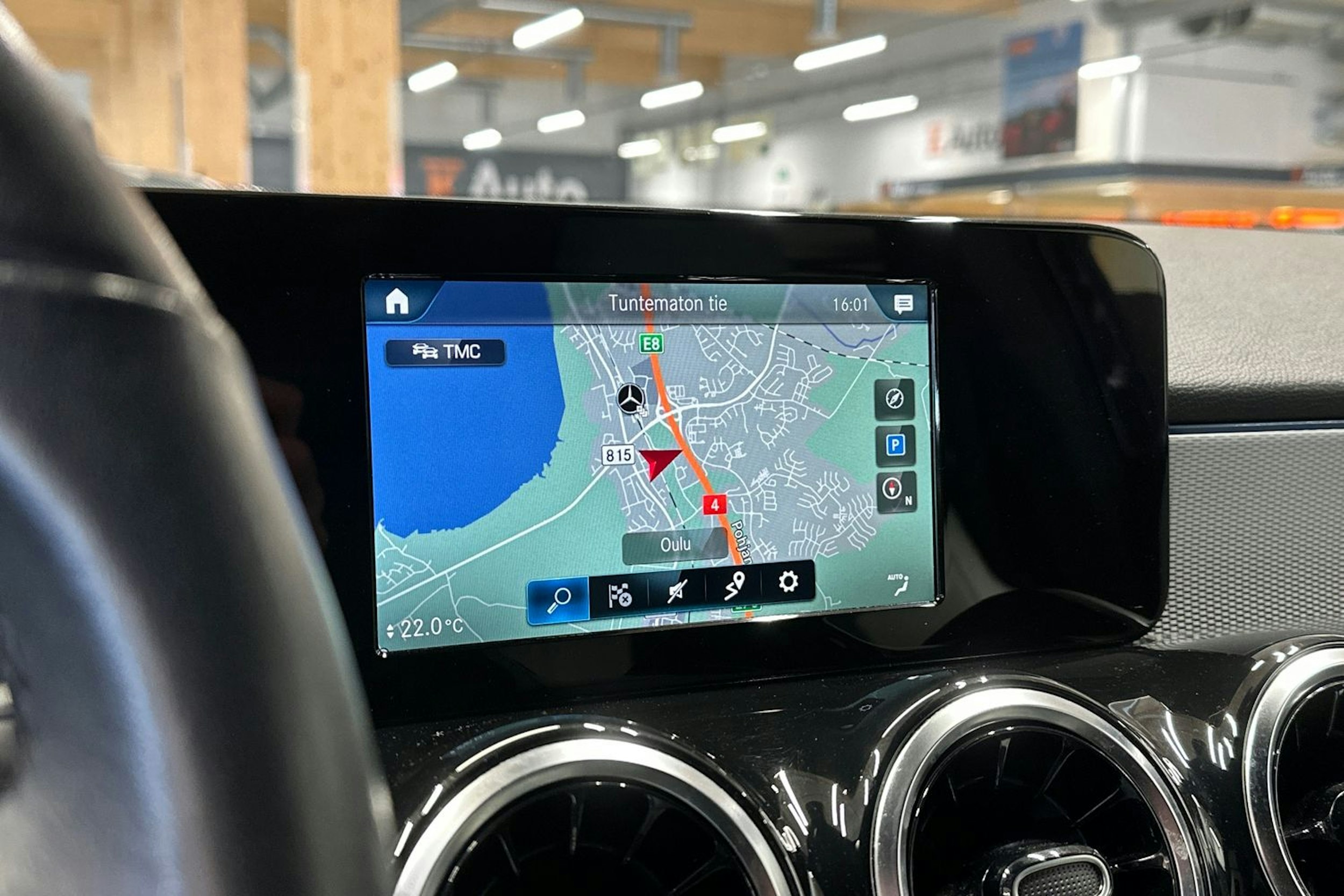 musta Mercedes-Benz GLB 2021 kuva 18.