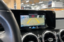 musta Mercedes-Benz GLB 2021 kuva 19.