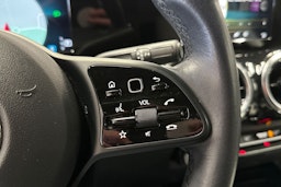 musta Mercedes-Benz GLB 2021 kuva 25.