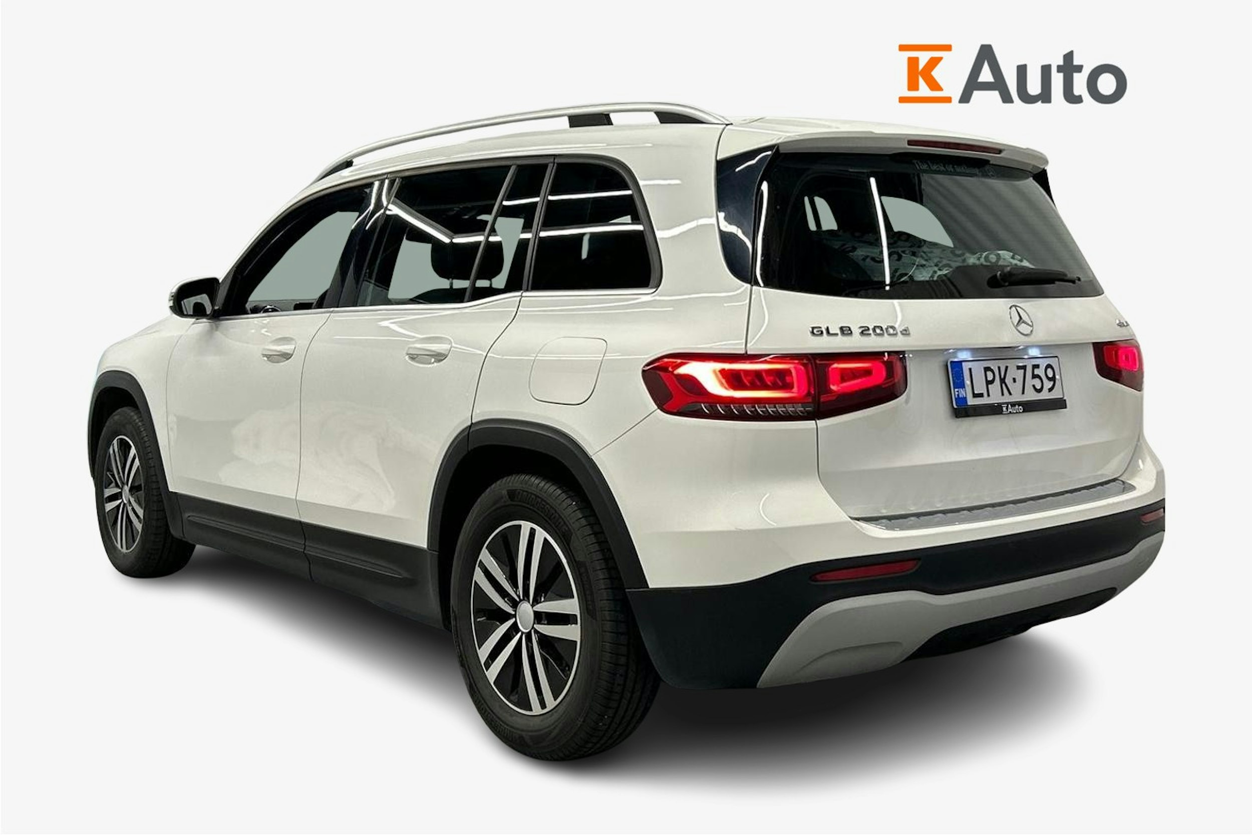 valkoinen Mercedes-Benz GLB 2021 kuva 2.