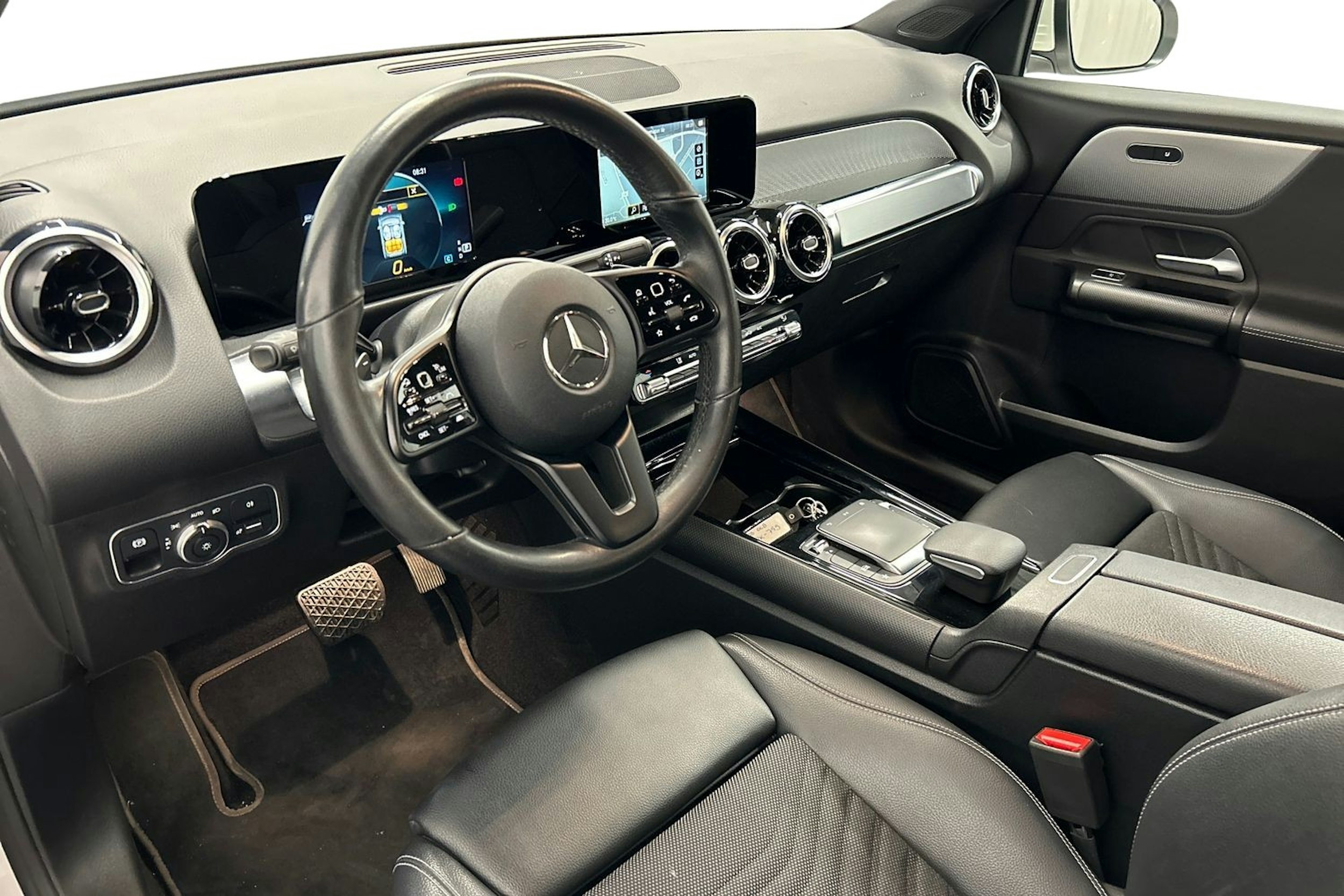 valkoinen Mercedes-Benz GLB 2021 kuva 7.