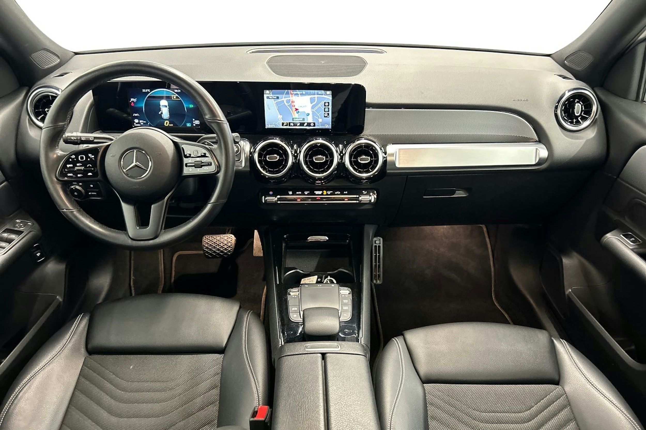 valkoinen Mercedes-Benz GLB 2021 kuva 9.