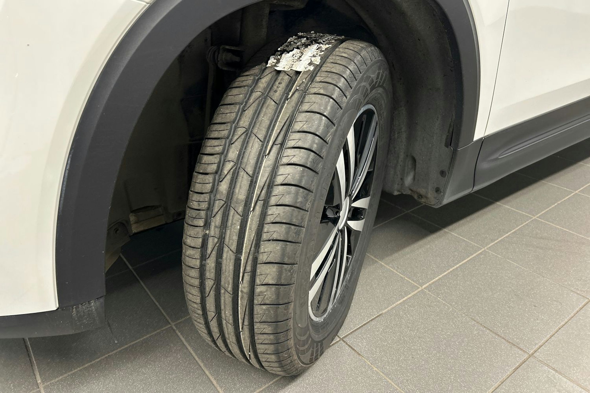 valkoinen Mercedes-Benz GLB 2021 kuva 13.