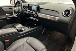 valkoinen Mercedes-Benz GLB 2021 kuva 17.