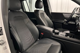 valkoinen Mercedes-Benz GLB 2021 kuva 18.