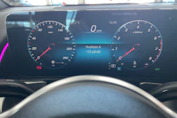 Musta Mercedes-Benz GLB 2022 kuva 18.