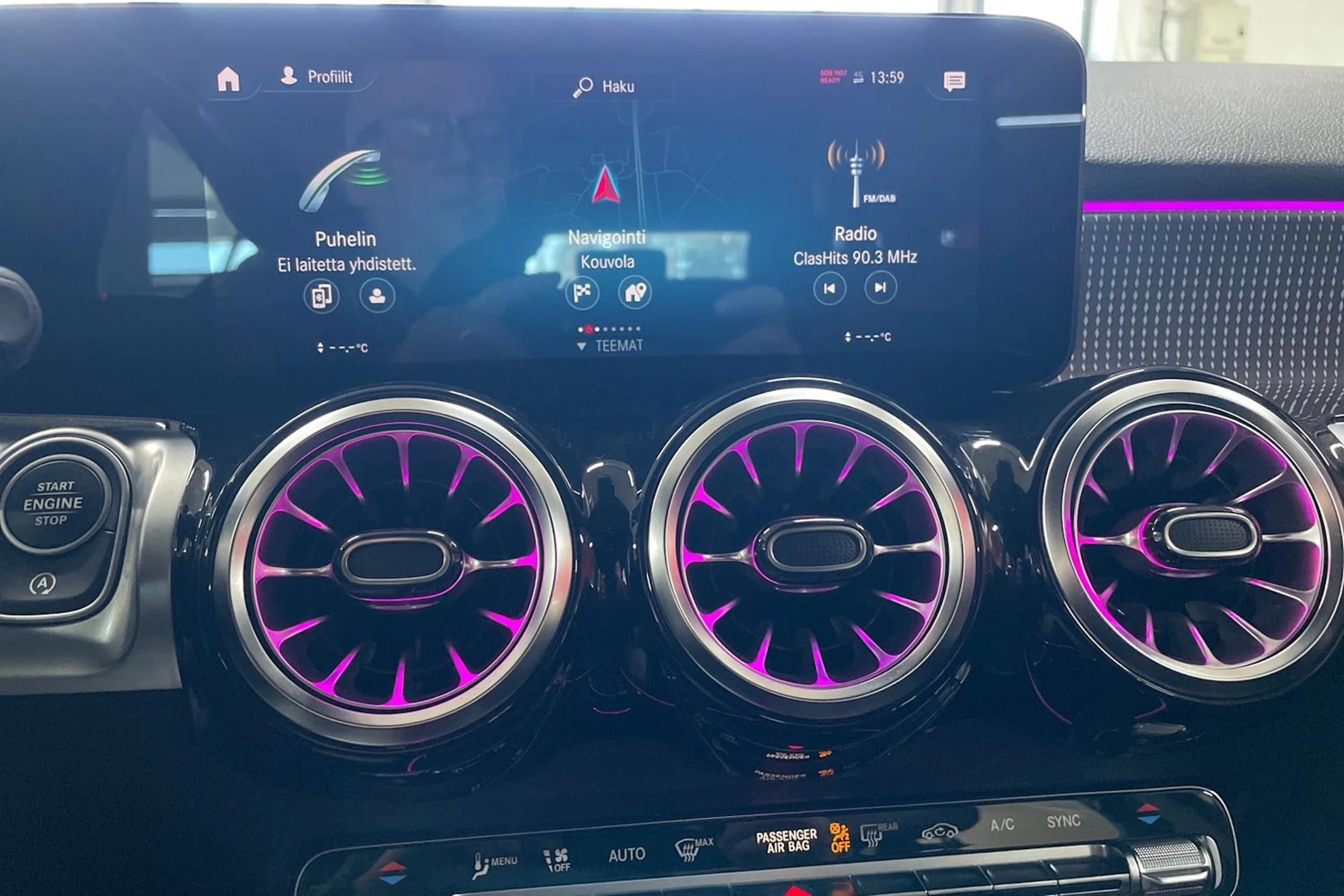 Musta Mercedes-Benz GLB 2022 kuva 19.