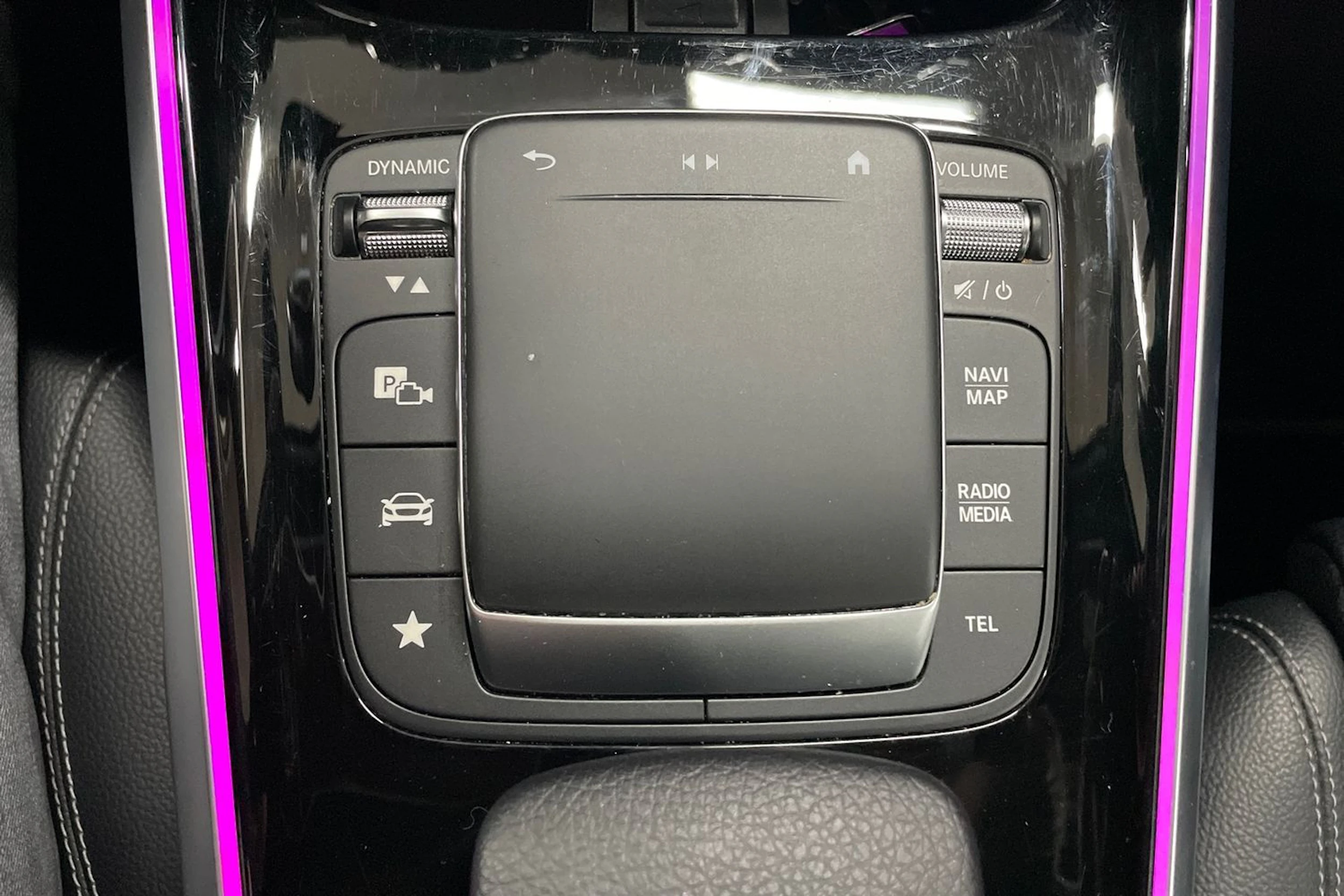 Musta Mercedes-Benz GLB 2022 kuva 25.