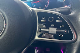 Musta Mercedes-Benz GLB 2022 kuva 26.