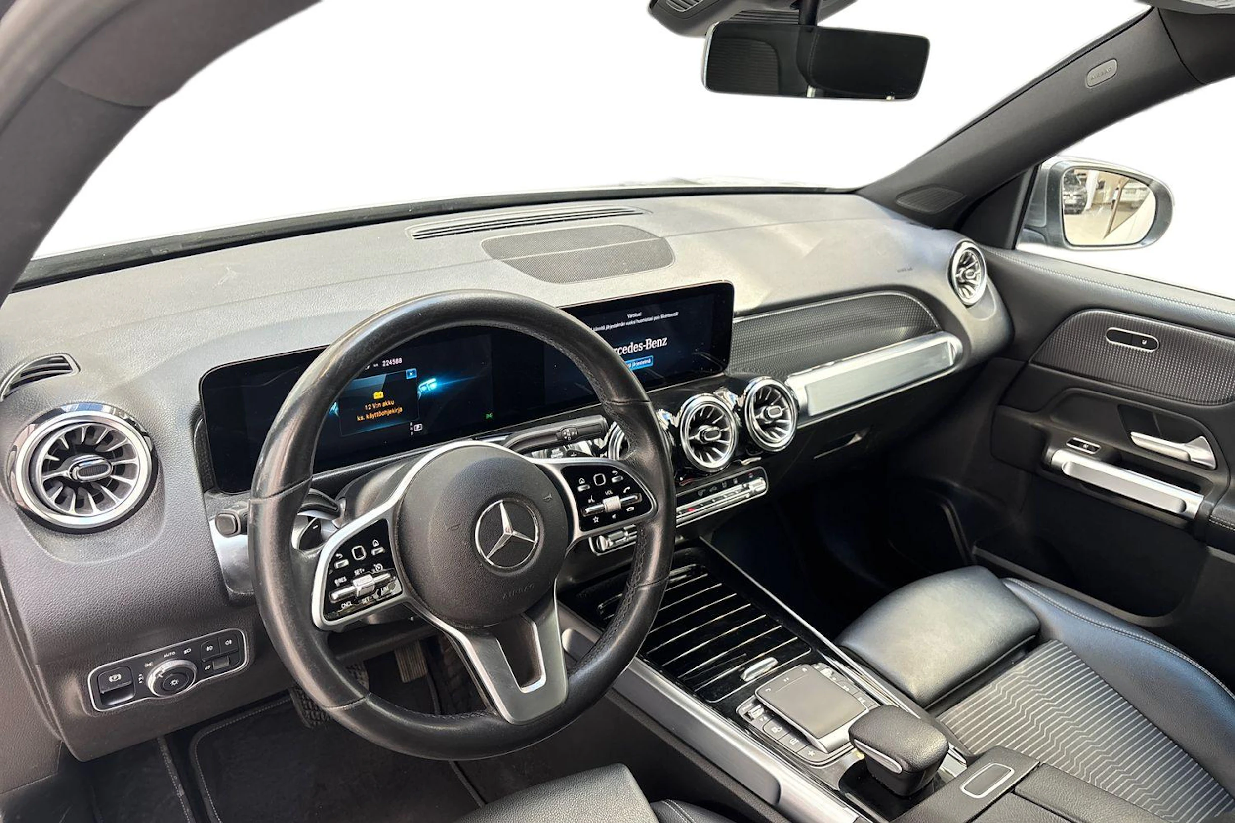 Harmaa Mercedes-Benz GLB 2022 kuva 8.