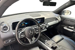 Harmaa Mercedes-Benz GLB 2022 kuva 8.