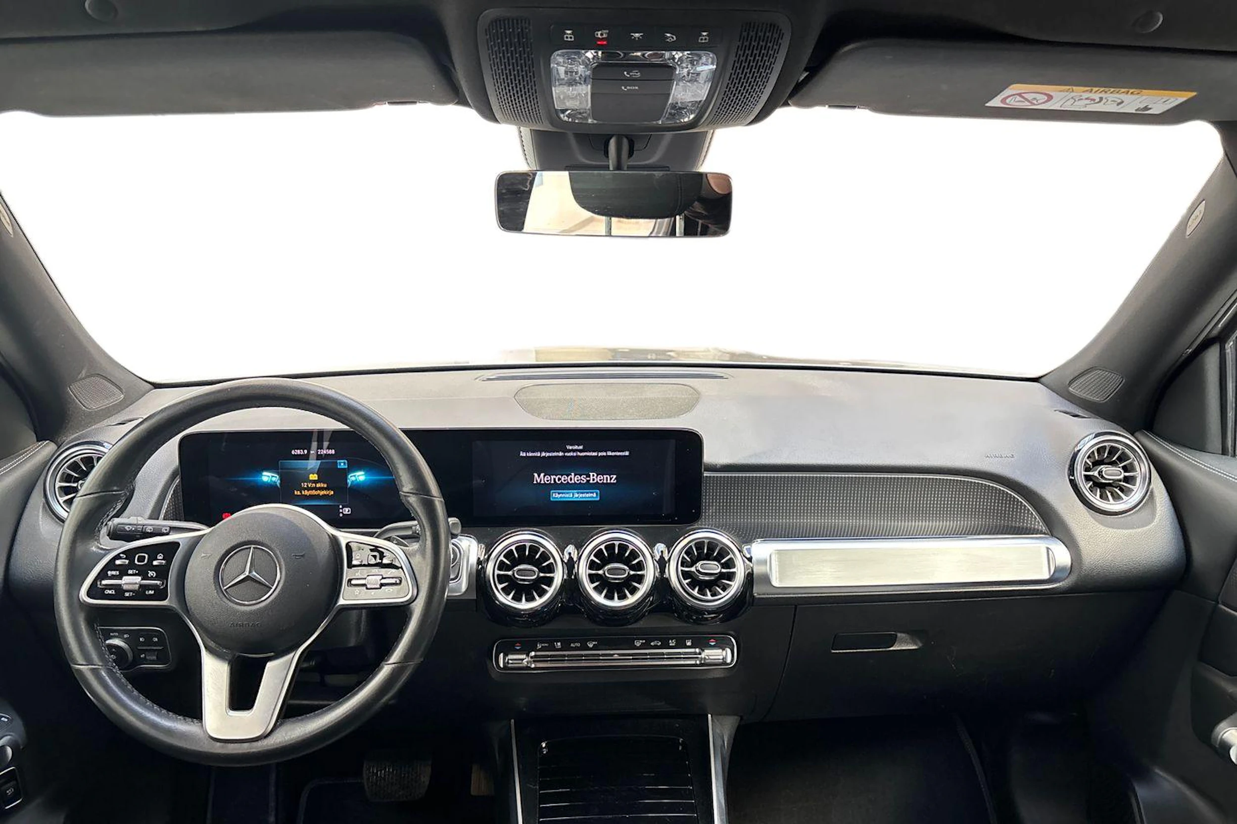 Harmaa Mercedes-Benz GLB 2022 kuva 9.
