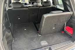 Harmaa Mercedes-Benz GLB 2022 kuva 16.