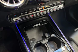 Harmaa Mercedes-Benz GLB 2022 kuva 24.