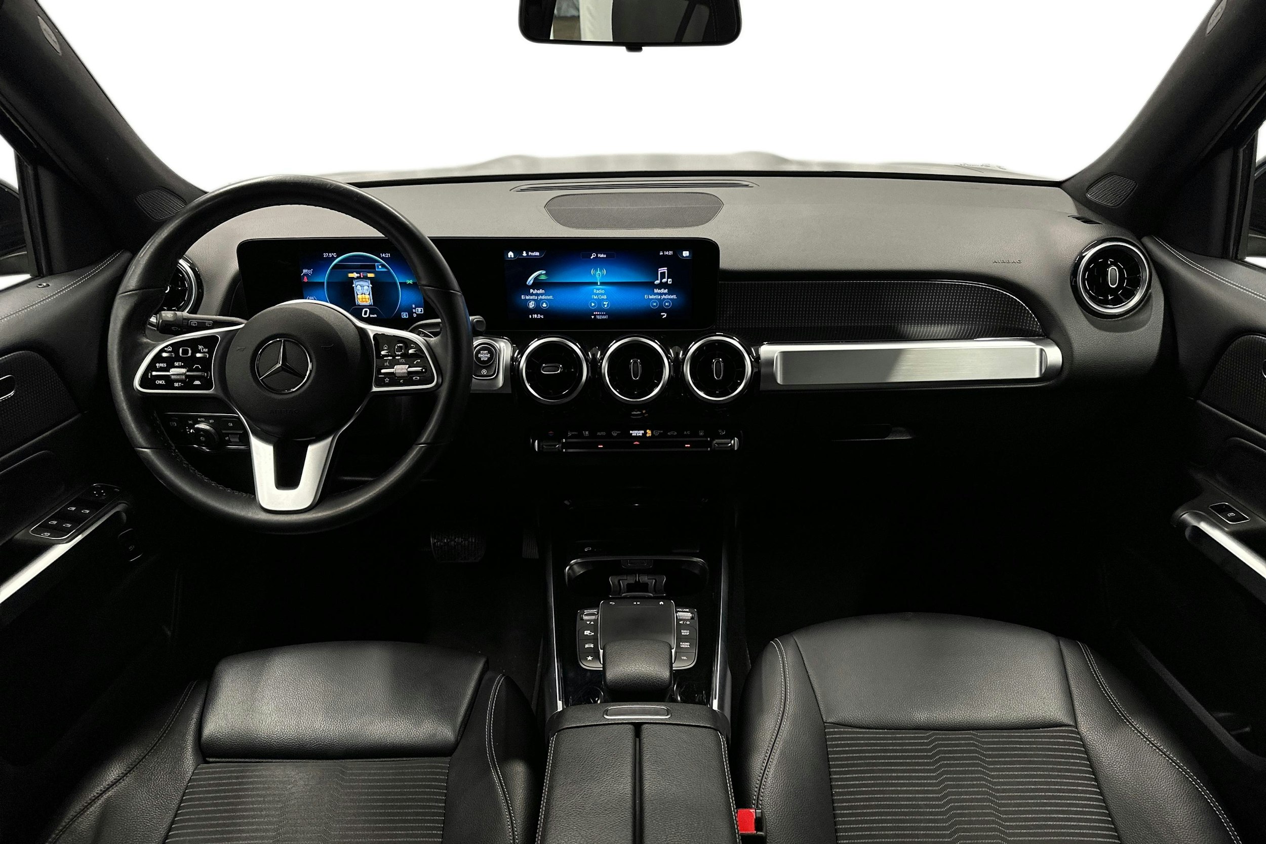 musta Mercedes-Benz GLB 2022 kuva 9.