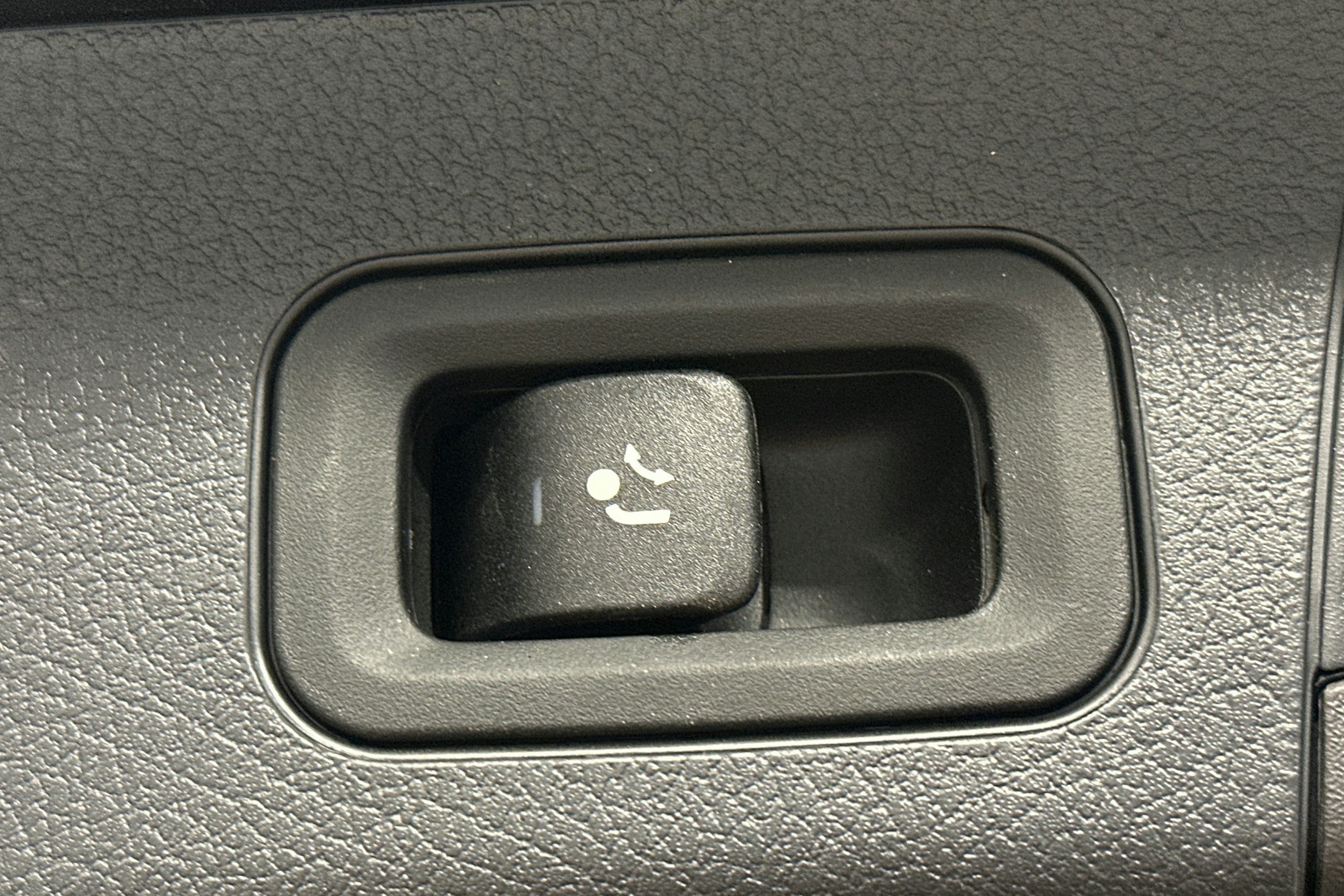 musta Mercedes-Benz GLB 2022 kuva 16.