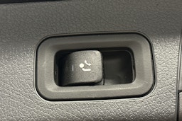 musta Mercedes-Benz GLB 2022 kuva 16.