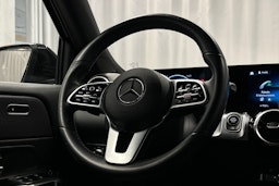 musta Mercedes-Benz GLB 2022 kuva 18.