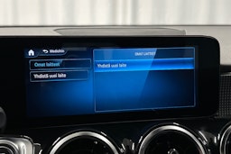 musta Mercedes-Benz GLB 2022 kuva 24.