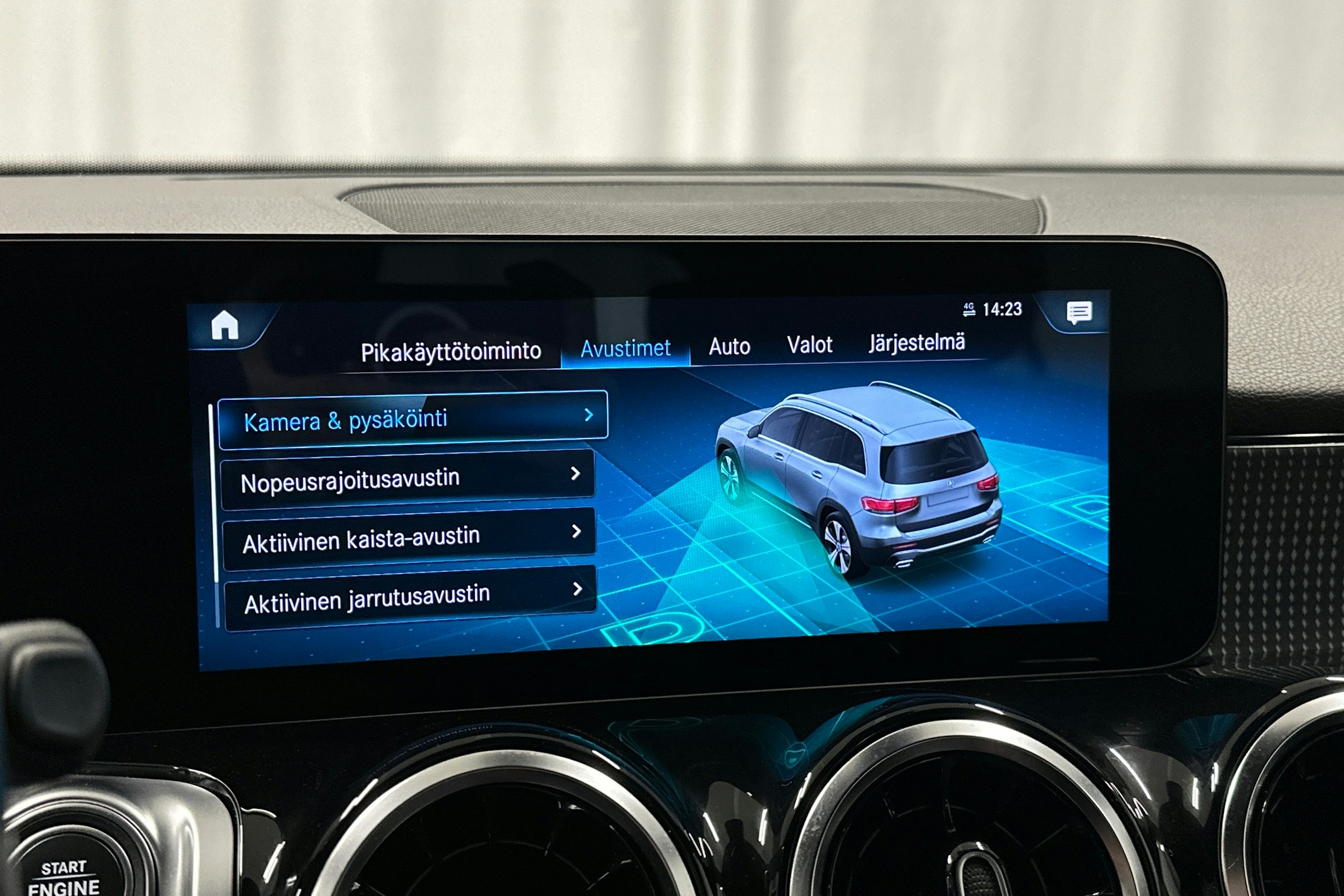 musta Mercedes-Benz GLB 2022 kuva 25.