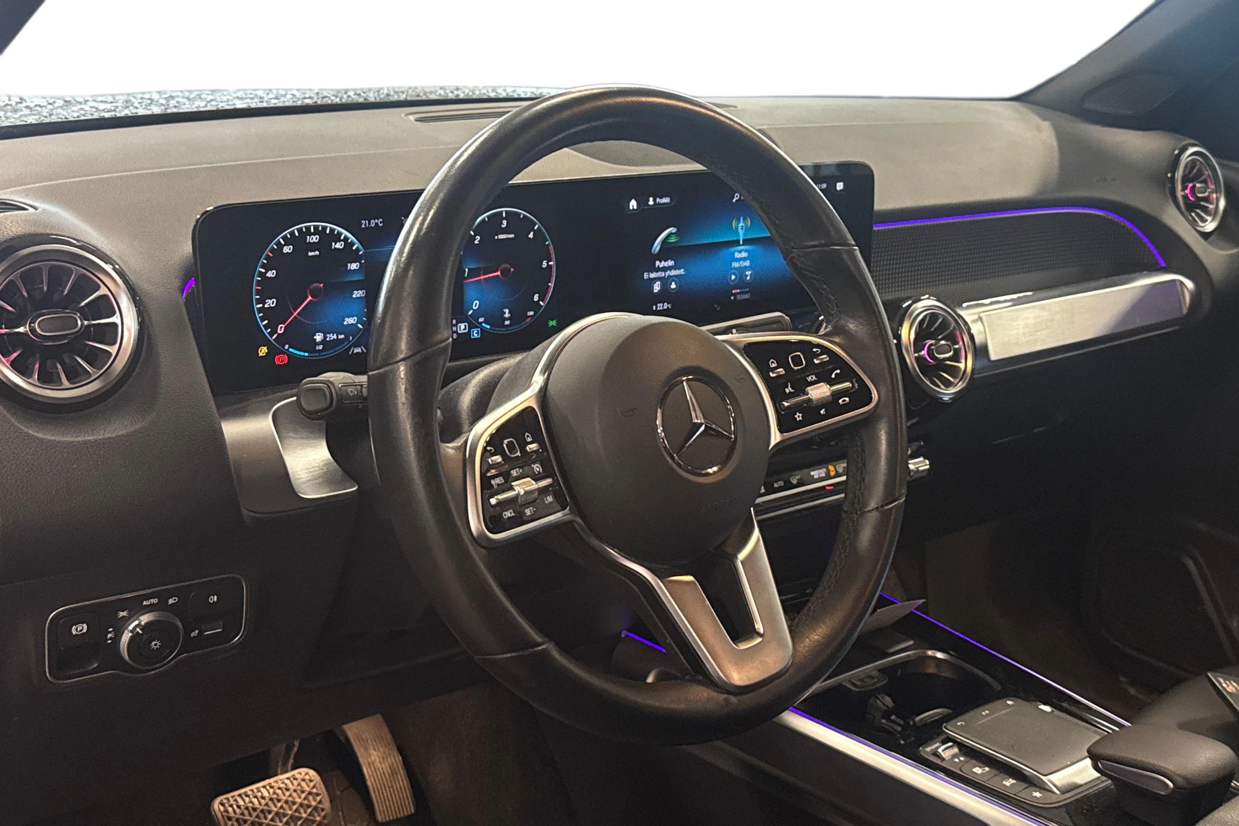 musta Mercedes-Benz GLB 2023 kuva 3.
