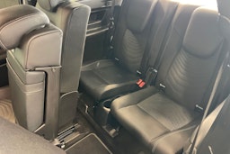 harmaa Mercedes-Benz GLB 2023 kuva 17.