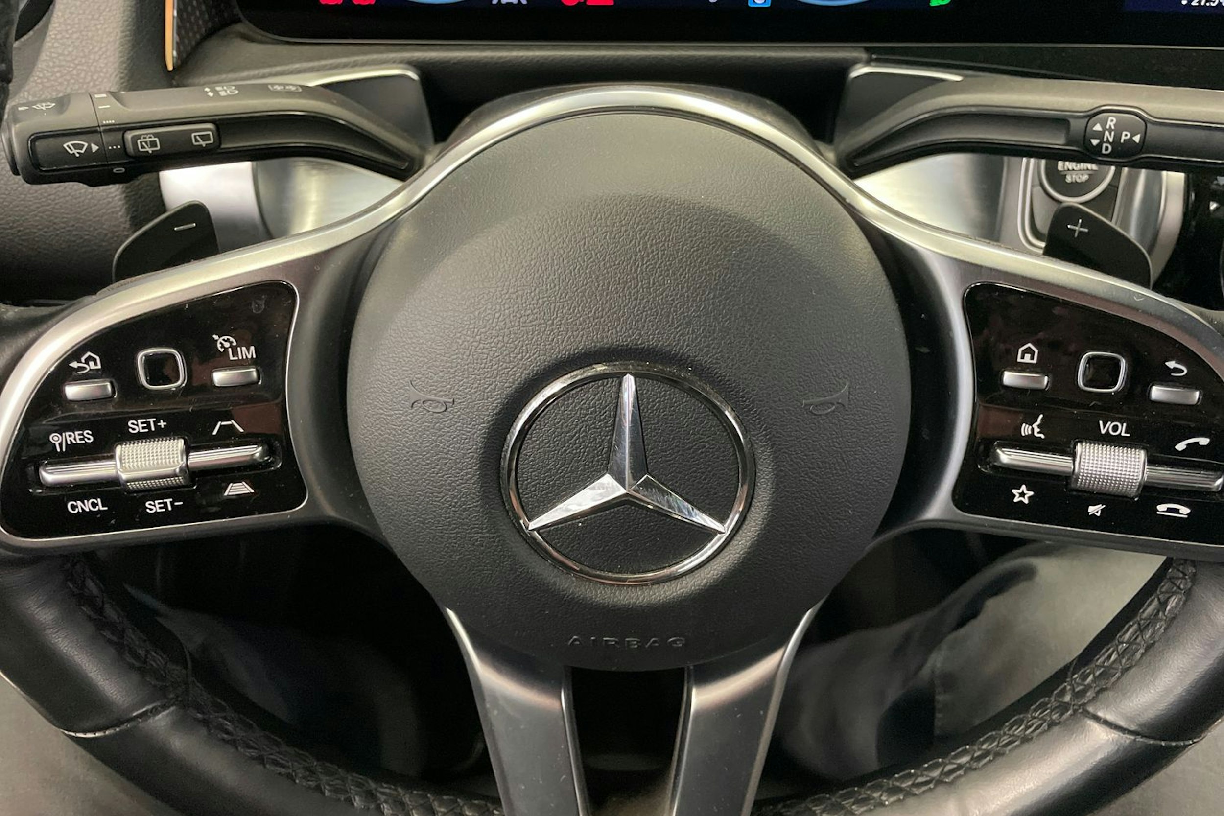 harmaa Mercedes-Benz GLB 2023 kuva 30.