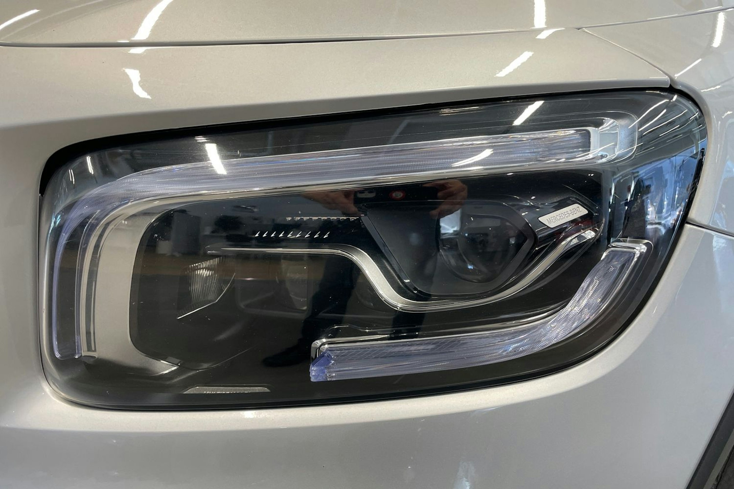 harmaa Mercedes-Benz GLB 2023 kuva 32.