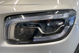 harmaa Mercedes-Benz GLB 2023 kuva 32.