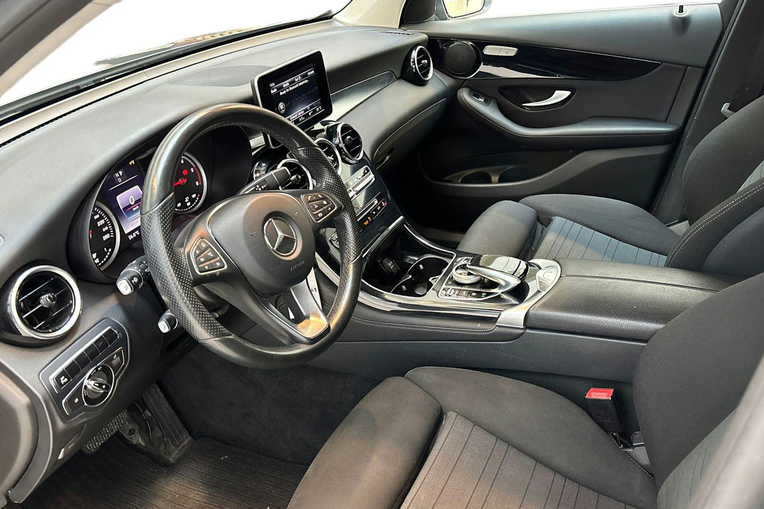 harmaa Mercedes-Benz GLC 2015 kuva 7.