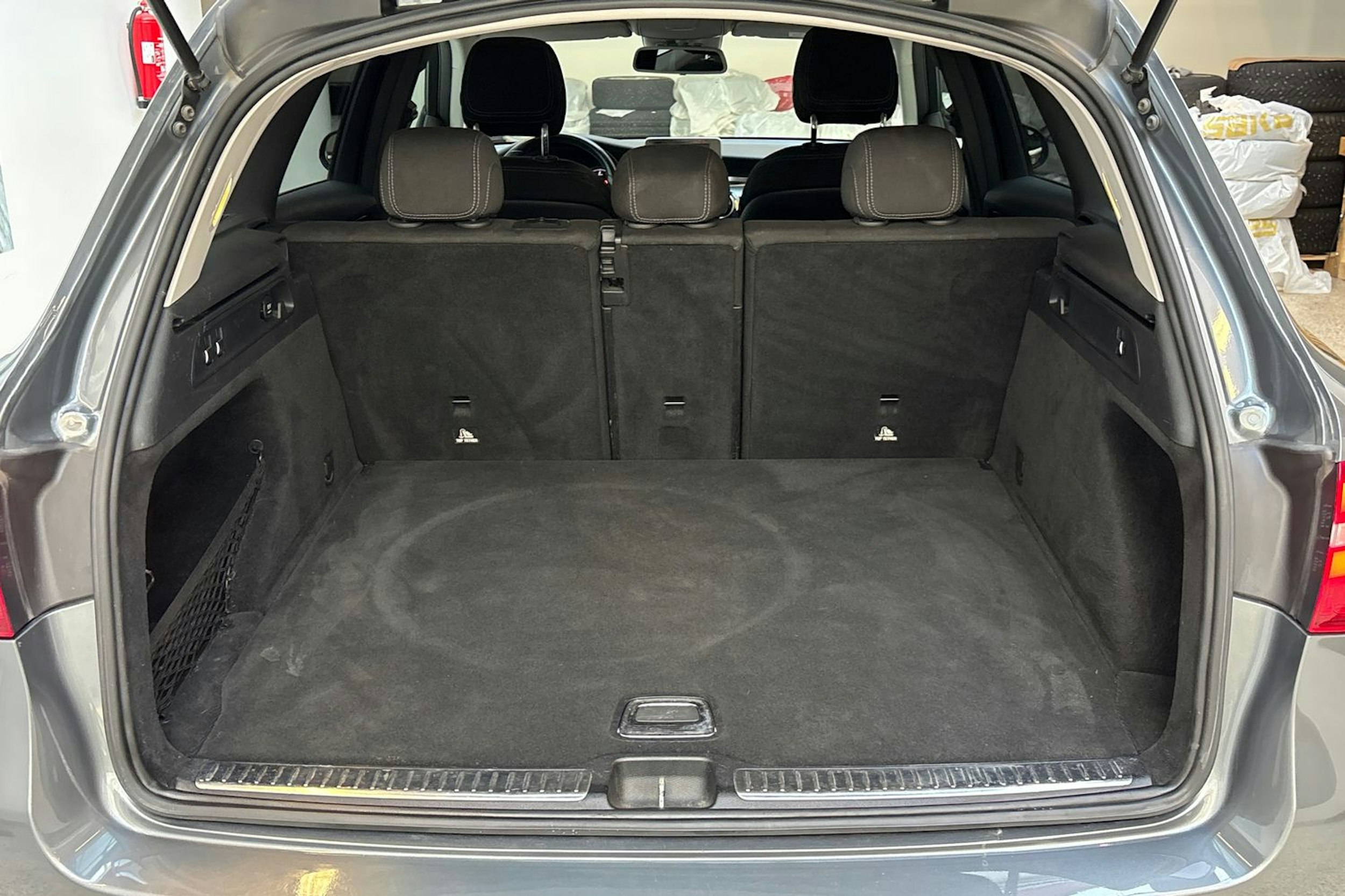 harmaa Mercedes-Benz GLC 2015 kuva 15.