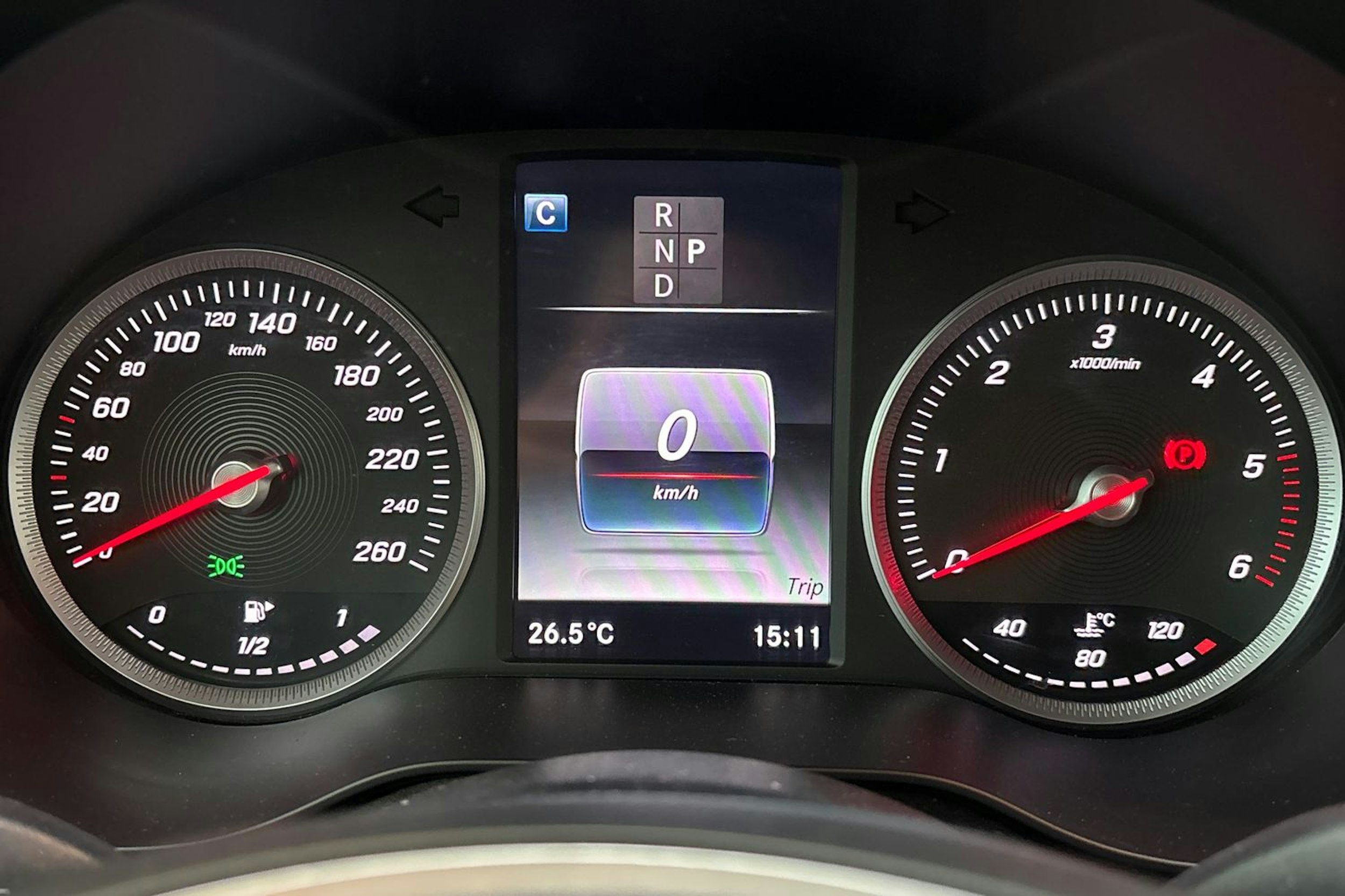 harmaa Mercedes-Benz GLC 2015 kuva 20.