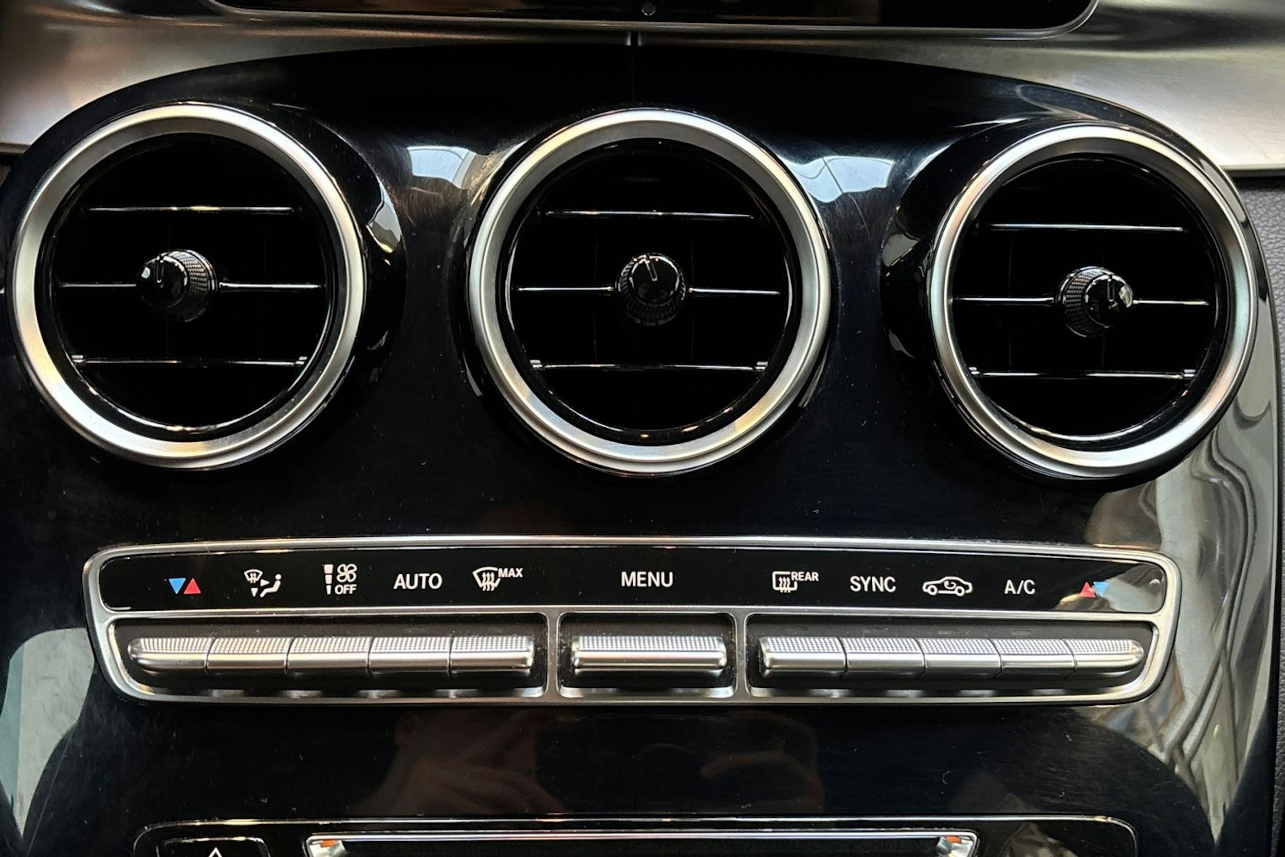 harmaa Mercedes-Benz GLC 2015 kuva 23.