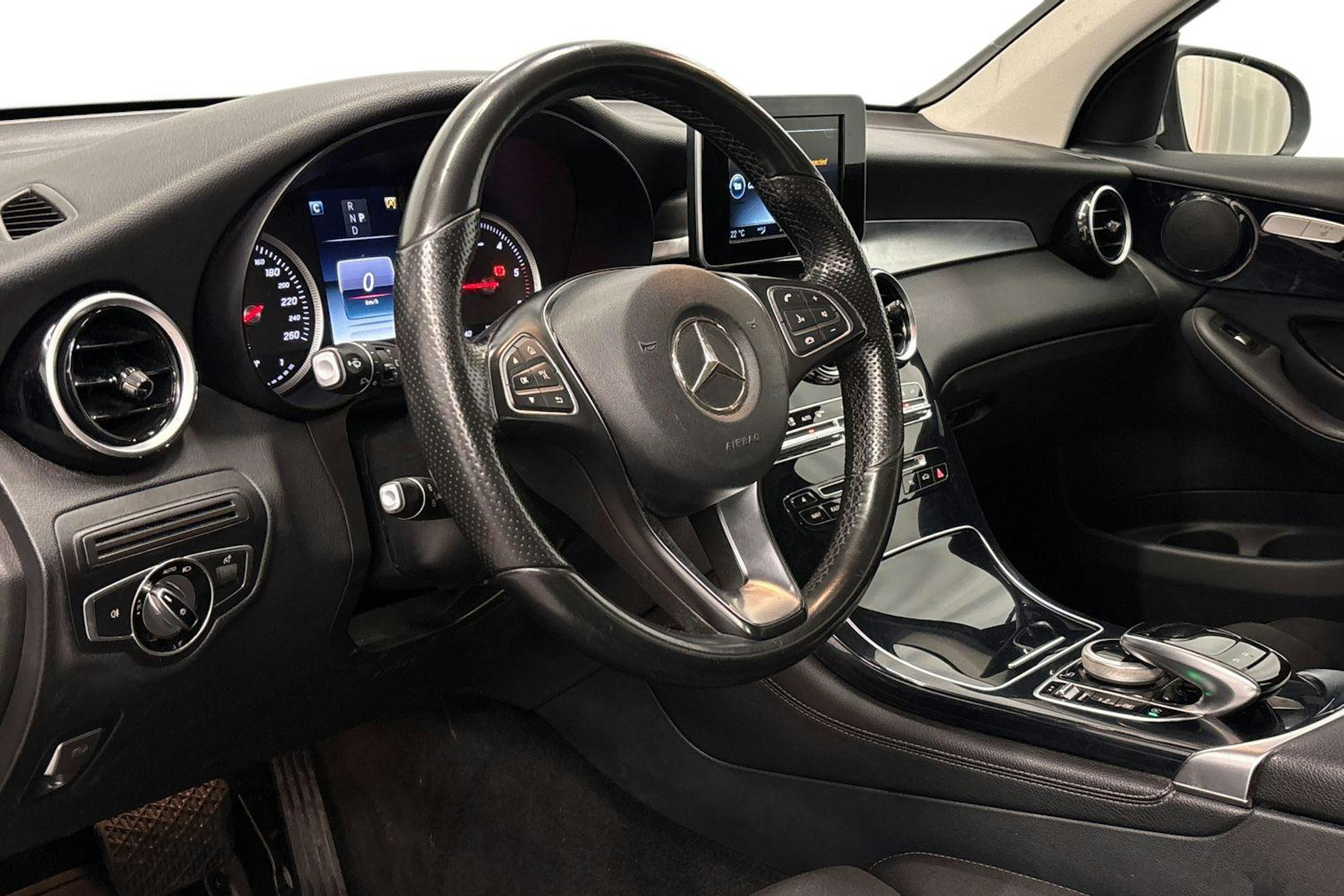 harmaa Mercedes-Benz GLC 2015 kuva 7.