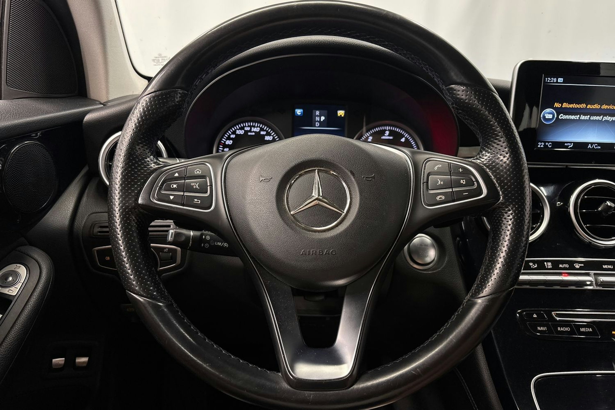 harmaa Mercedes-Benz GLC 2015 kuva 21.