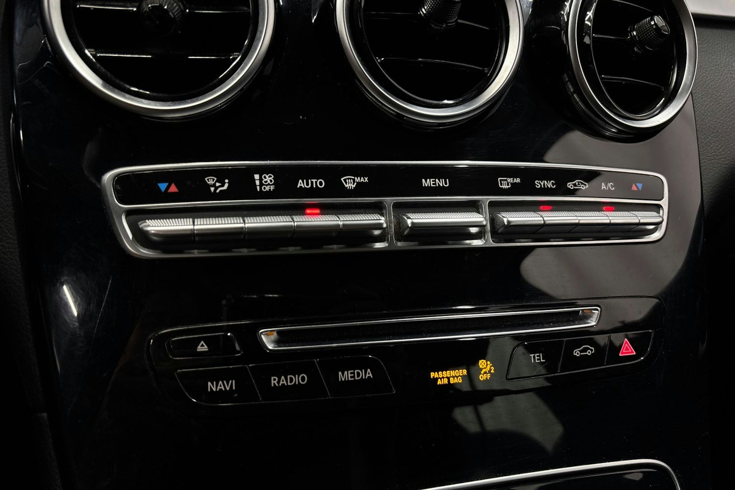harmaa Mercedes-Benz GLC 2015 kuva 28.