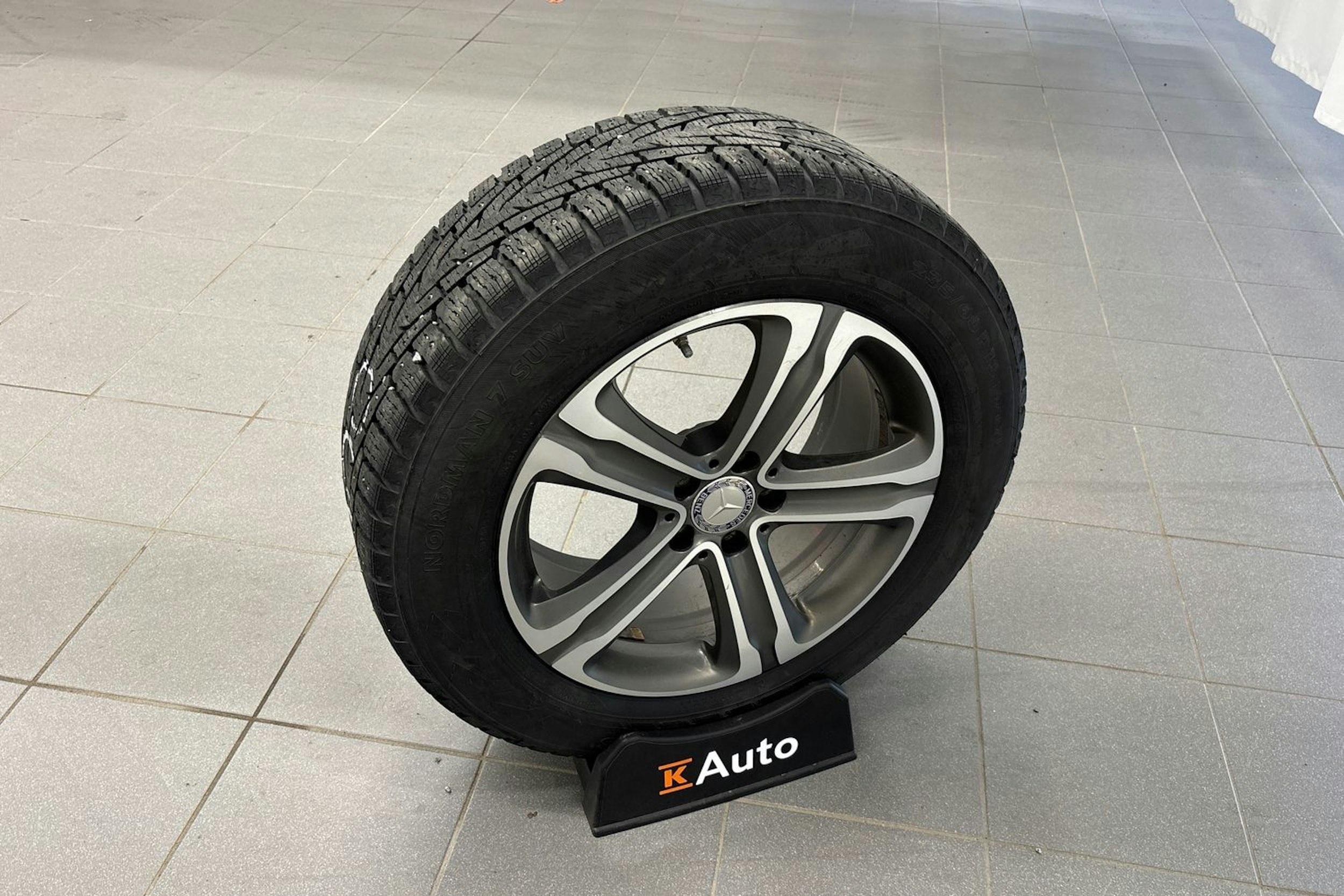 harmaa Mercedes-Benz GLC 2015 kuva 30.
