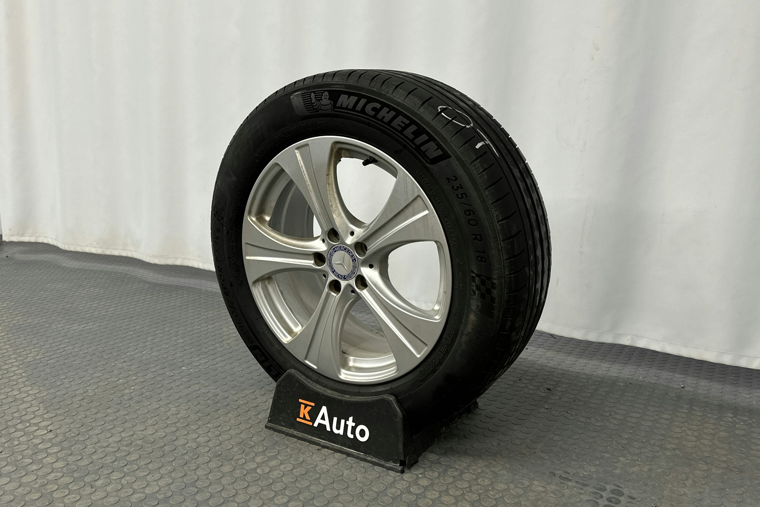 harmaa Mercedes-Benz GLC 2016 kuva 13.