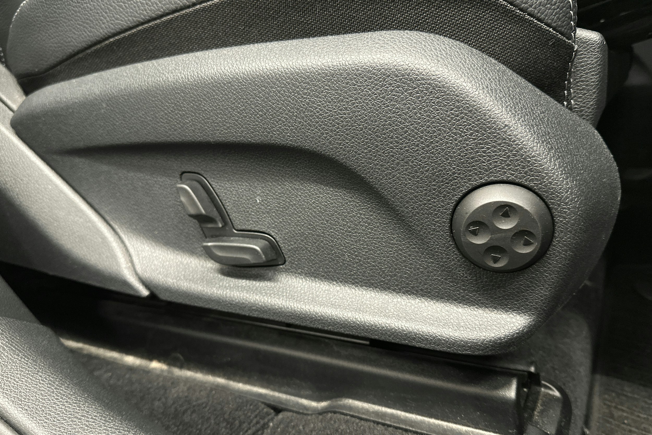 harmaa Mercedes-Benz GLC 2016 kuva 19.