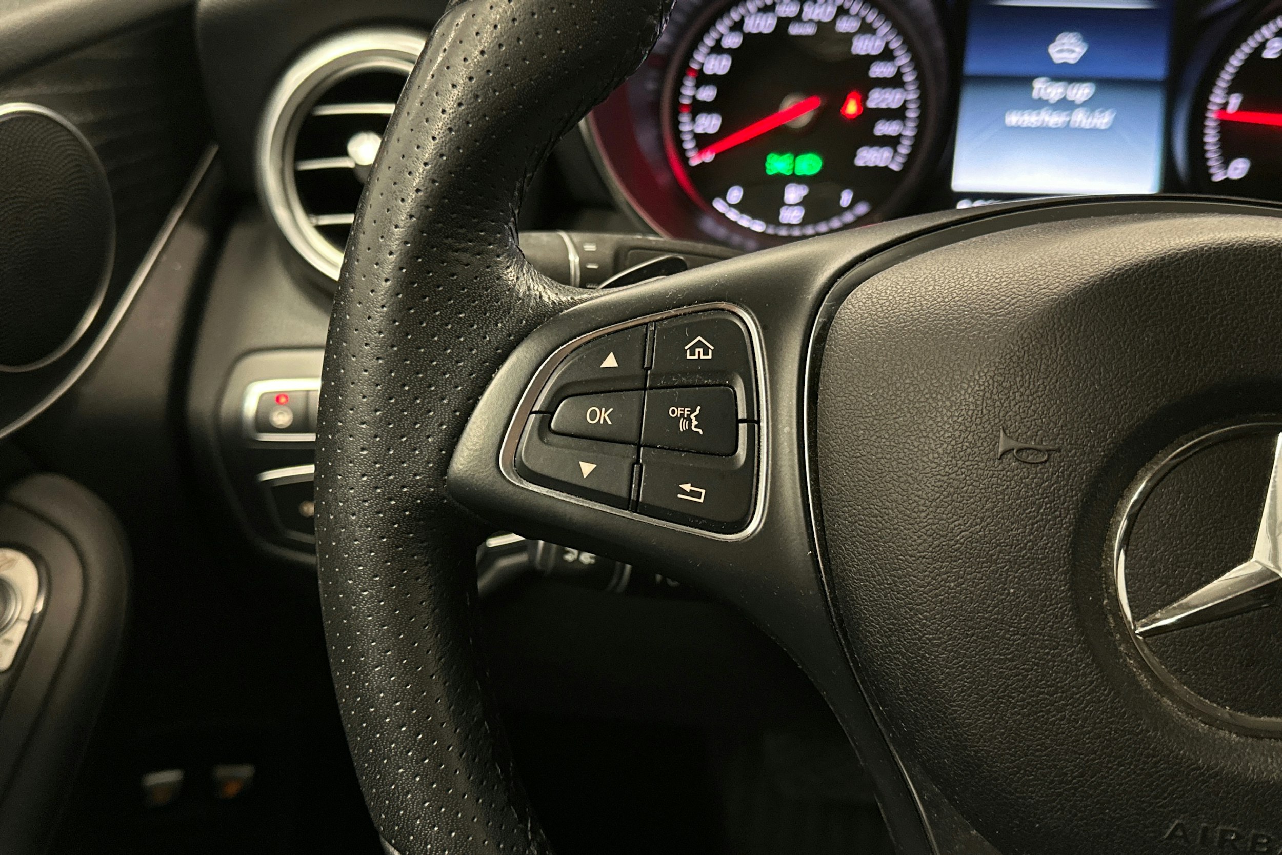 harmaa Mercedes-Benz GLC 2016 kuva 21.