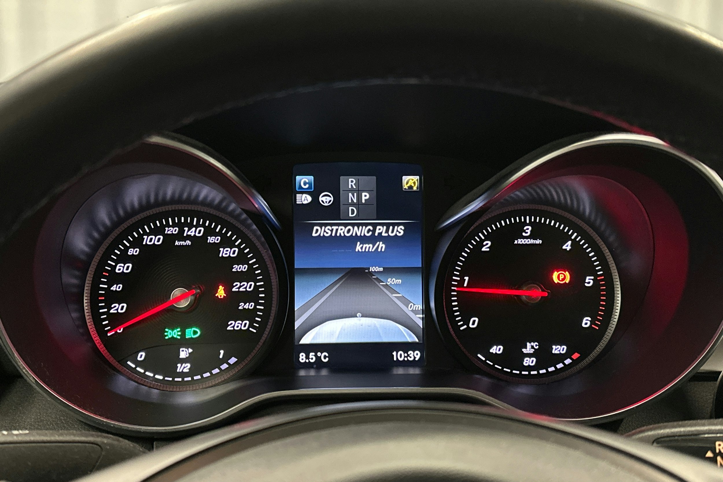 harmaa Mercedes-Benz GLC 2016 kuva 27.