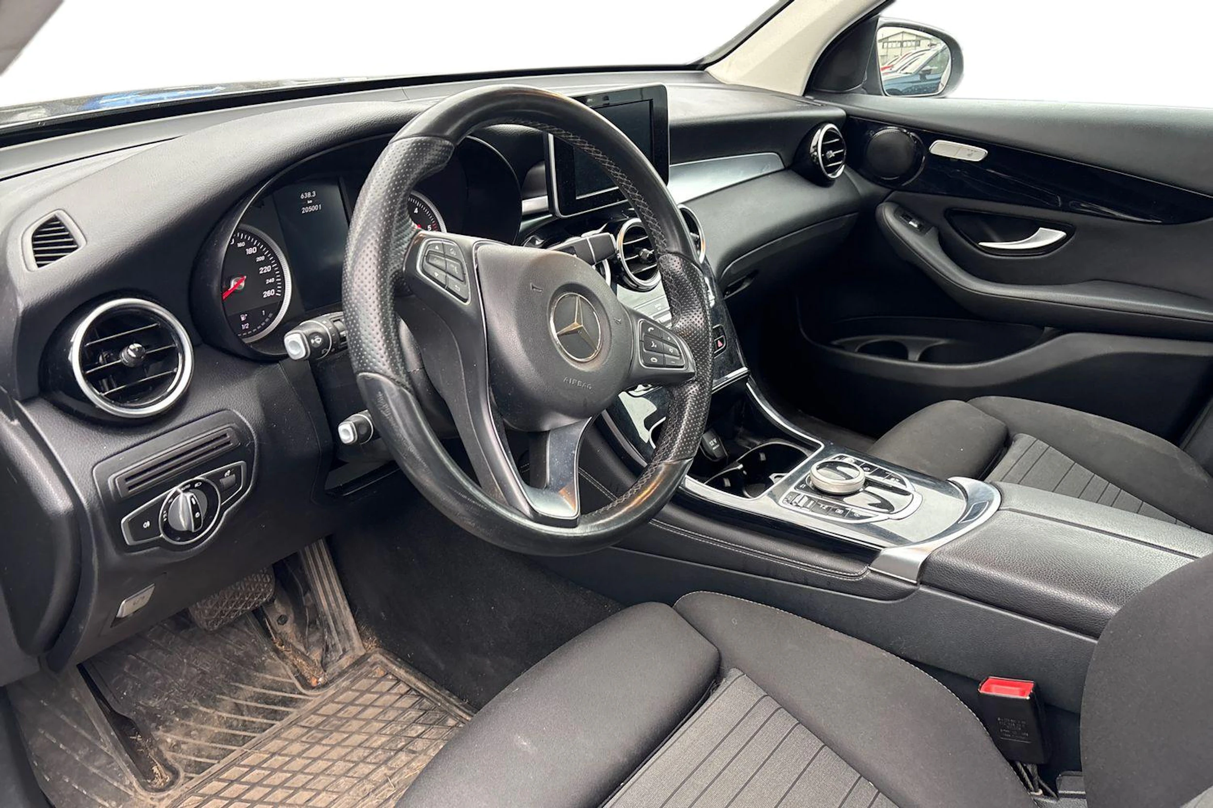 harmaa Mercedes-Benz GLC 2016 kuva 3.